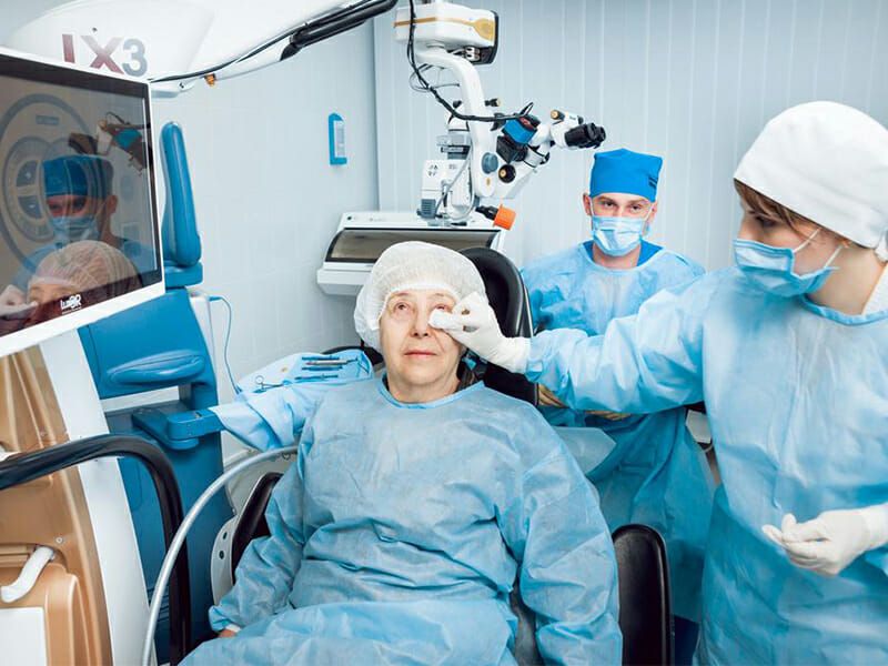 Đục thủy tinh thể người già - Nguyên nhân và giải pháp tối ưu