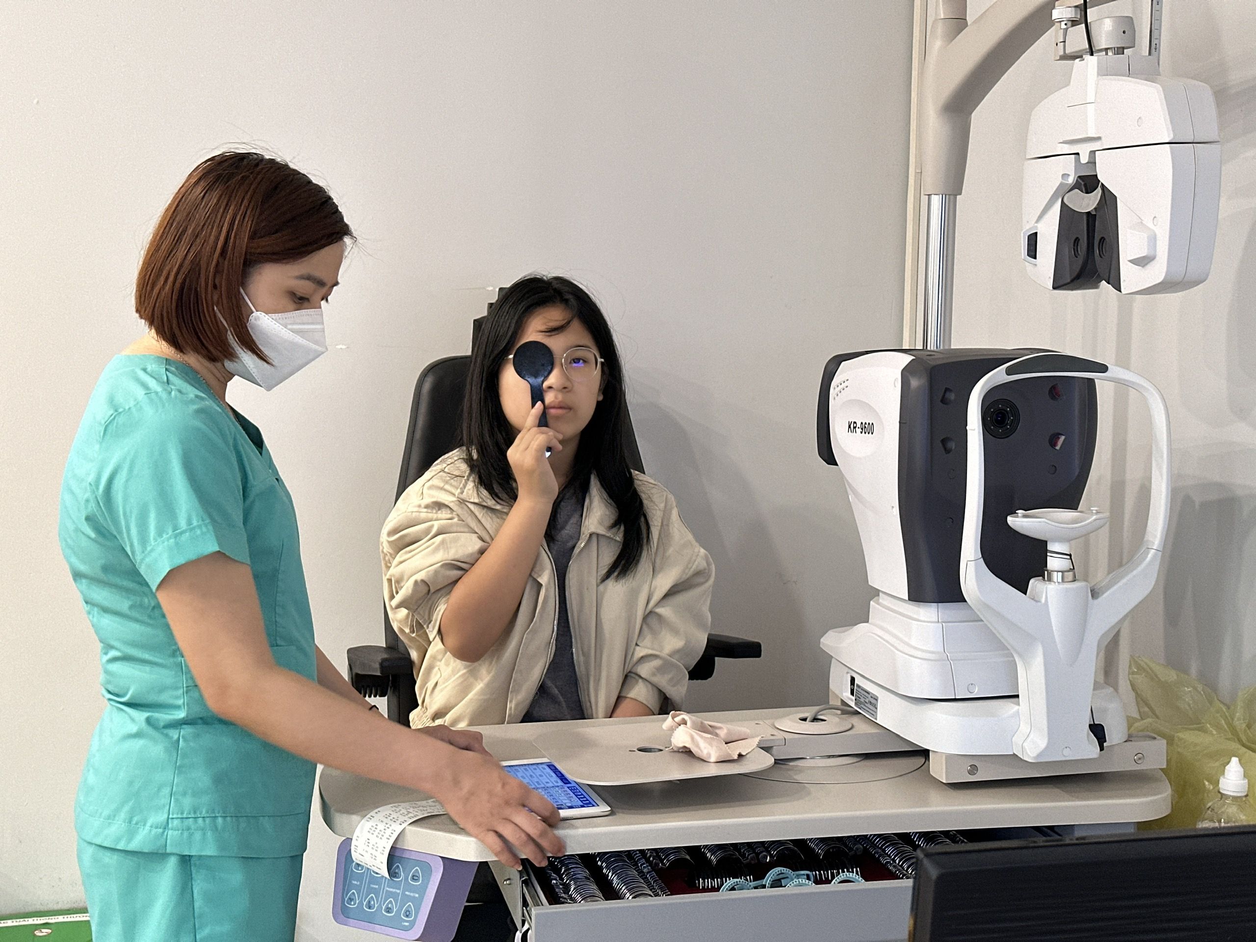 Điều tiết mắt - Những điều ba mẹ cần biết khi kiểm soát cận thị cho trẻ 