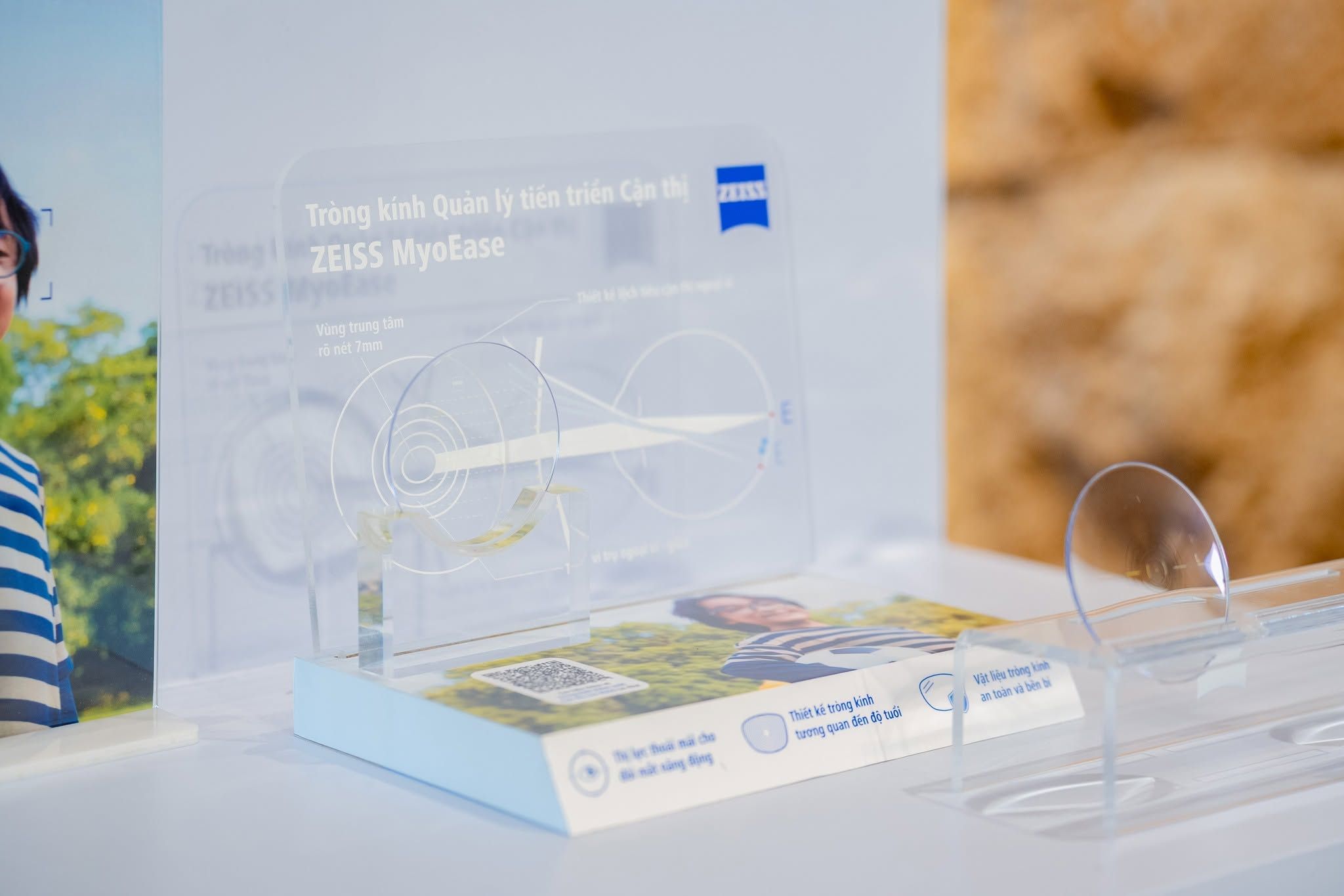 Zeiss MyoEase: Thế hệ tròng kính kiểm soát cận thị mới sắp có mặt tại Tuệ Anh