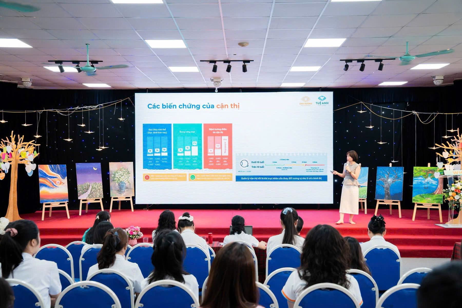 Bệnh viện mắt Ánh Dương và Phòng khám Mắt Tuệ Anh tiếp tục hành trình bảo vệ thị lực học đường tại Trường Tây Hà Nội